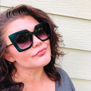 Emerald CoCo chic sunnies